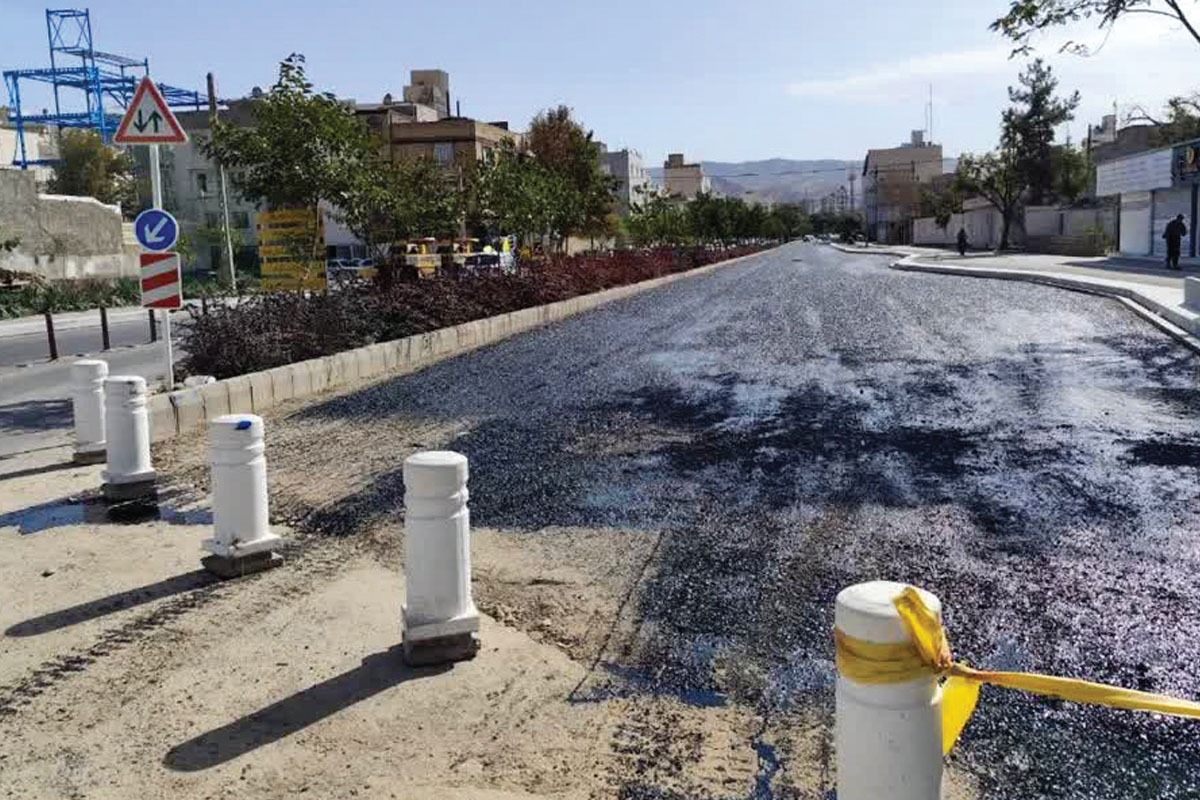  پنج سال از انتشار نخستین گزارش صدای مردم در مورد معضلات بولوار شهید فخرایی در منطقه ۱۱  مشهد می‌گذرد. این بولوار، یکی از طرح‌های نیمه تمام عمرانی بود و در تمام این مدت بار‌ها مردم خواستار رسیدگی به وضعیت اجرایی این طرح بودند.