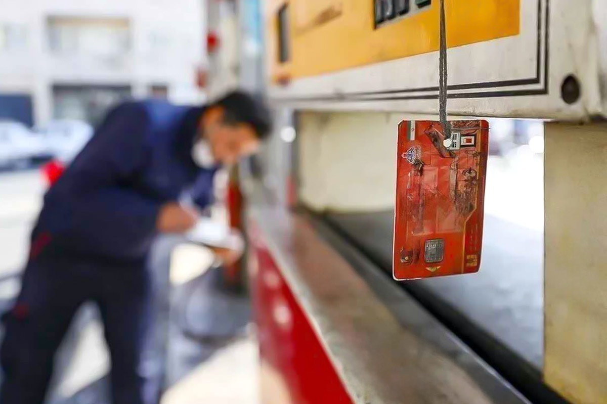 کارت‌های سوخت اضطرار جایگاه‌ها محدودیت ۶ هزار لیتر روزانه دارد