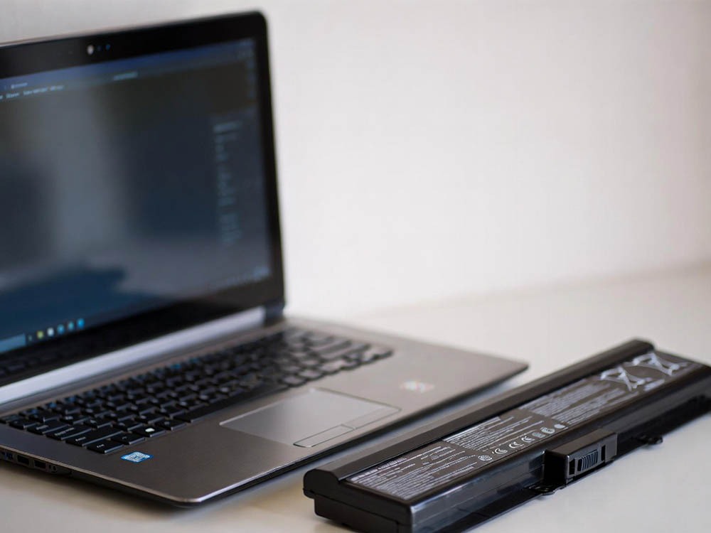 اشتباهات رایج هنگام خرید باتری لپ تاپ و راههای جلوگیری از آن خرید باتری لپ تاپ