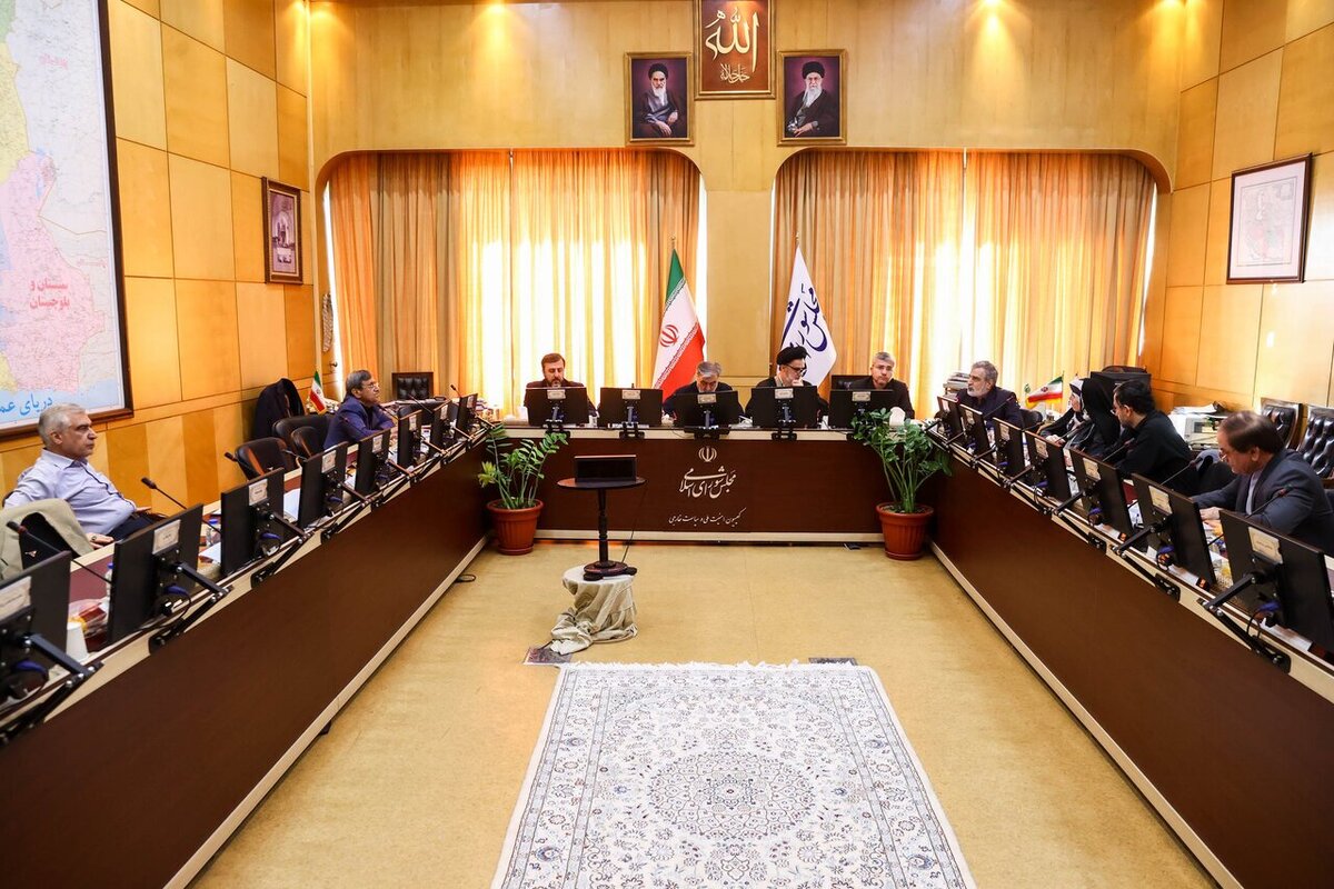 وزیر آموزش و پرورش، وزیر اقتصاد و وزیر نیرو در هفته جاری به منظور پاسخگویی به سوالات نمایندگان و بررسی مفاد طرح‌ها و لوایح در کمیسیون‌های تخصصی مجلس حضور پیدا خواهند کرد.