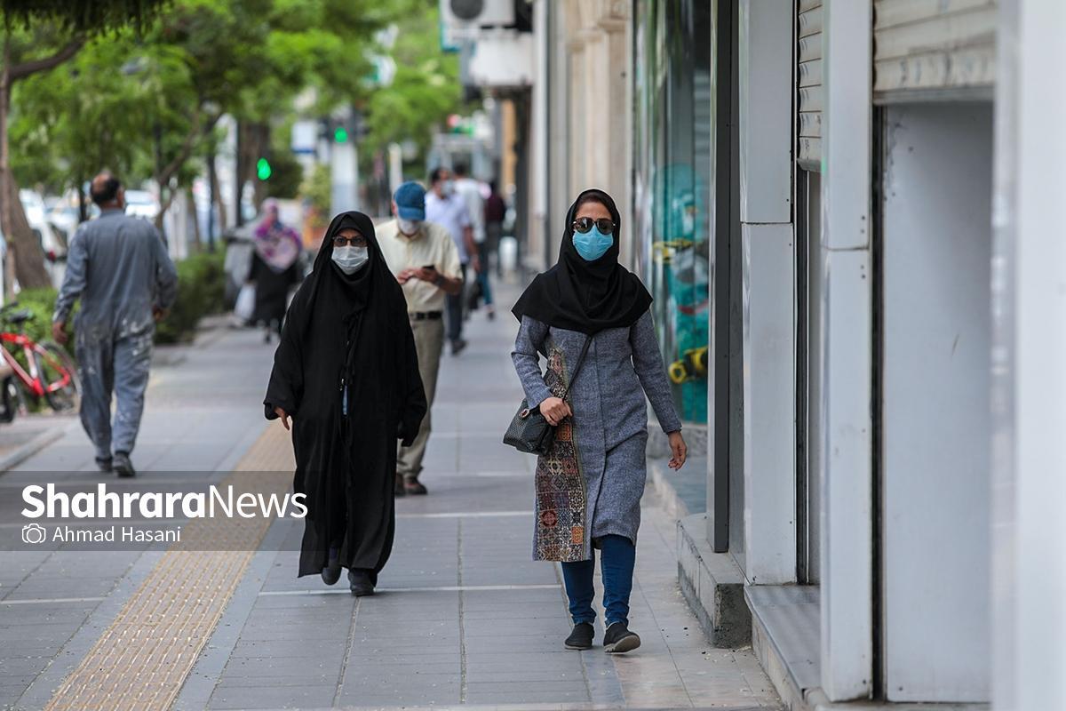 در پی افزایش شیوع آنفلوآنزا در برخی استان‌های کشور، معاون وزیر بهداشت با هشدار نسبت به تداوم روند صعودی این بیماری، بر ضرورت استفاده از ماسک و پرهیز از مصرف خودسرانه آنتی‌بیوتیک تاکید کرد و از خانواده‌ها خواست در صورت بروز علائم عفونت تنفسی، کودکان را از حضور در مدرسه منع کنند تا از گسترش موج بیماری جلوگیری شود.