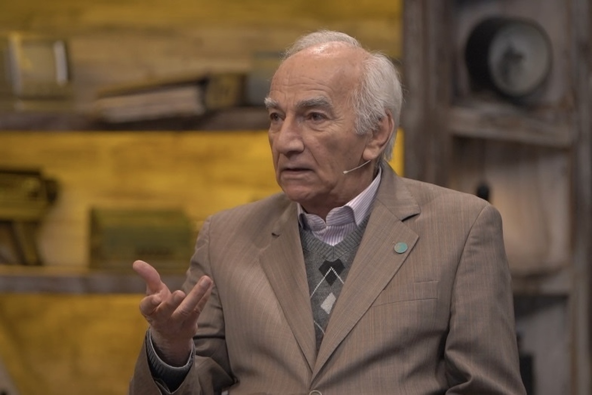 این بازیگر سینما و تلویزیون در جدیدترین گفت‌وگوی خود اعلام کرده سال‌هاست به بازی در نقش شاعر بزرگ ایرانی فکر می‌کند و امیدوار است چنین پروژه‌ای ساخته شود.