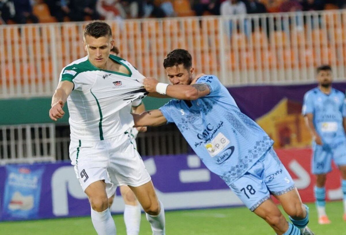 در ادامه مرحله یک شانزدهم نهایی جام حذفی فوتبال ایران، تیم‌های ملوان، خیبر، گل‌گهر، پیکان و چادرملو به مرحله بعد صعود کردند و ذوب‌آهن با شکست برابر چادرملو حذف شد.