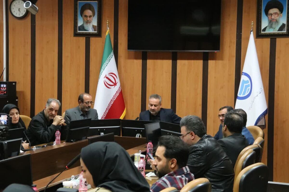 عضو کمیسیون برنامه و بودجه مجلس با بیان اینکه پنج وزیر در آستانه استیضاح هستند، گفت: استیضاح وزیران راه‌حل آخر است و در مرحله نخست مجلس تمایل و علاقه‌ای به استیضاح وزیران ندارد.