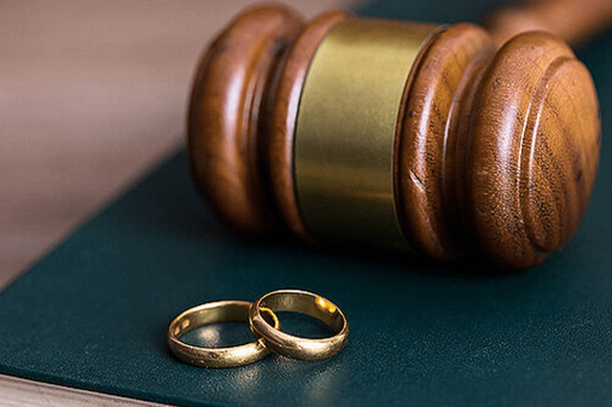 دبیر کمیسیون اجتماعی مجلس اعلام کرد: در طرح جدید اصلاح قانون مهریه، موضوع ۱۴ سکه حذف شده و در صورت تحقق شروط مشخص، حق طلاق به زن نیز داده می‌شود. این طرح هنوز در مرحله پیشنهاد است و باید در کمیسیون و صحن علنی بررسی و تصویب شود.