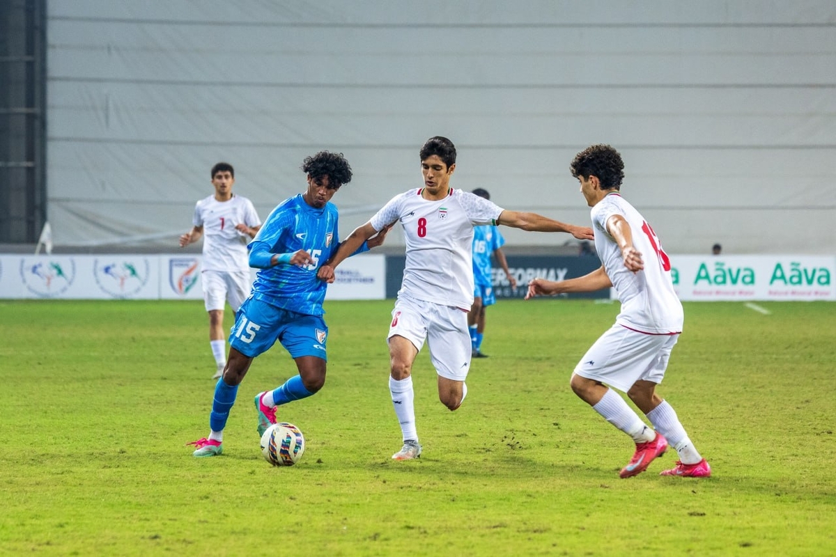 بعد از باخت‌های مکرر در بخش فوتبال و فوتسال بانوان، شکست تیم نوجوانان ایران مقابل هند زنگ خطر را برای فوتبال ایران به صدا درآورده است.