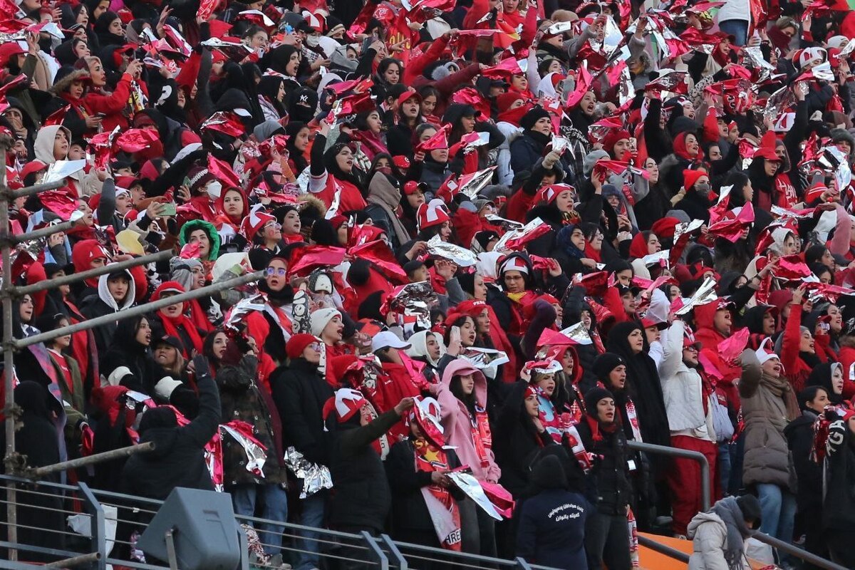 مجوز حضور هواداران خانم در دربی ۱۰۶ صادر شد.