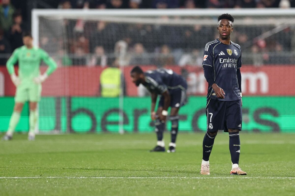 رئال مادرید عملاً وارد بحران شده است و با سه تساوی پیاپی در لالیگا، صدر را به رقیب خود هدیه داد.