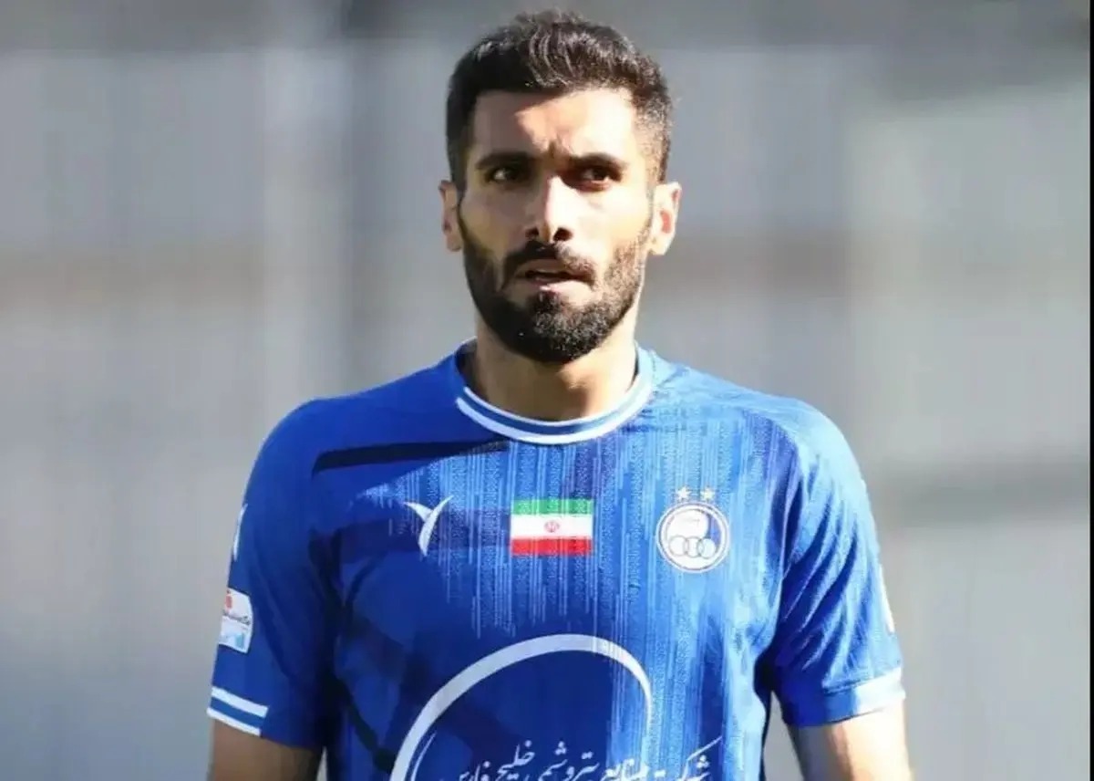 باشگاه استقلال قصد دارد برای مقابله‌به‌مثل با عارف آقاسی، رضایت‌نامه این بازیکن را برای جدایی صادر نکند تا این بازیکن محبور شود با همین وضعیت تا آخر فصل ادامه دهد.