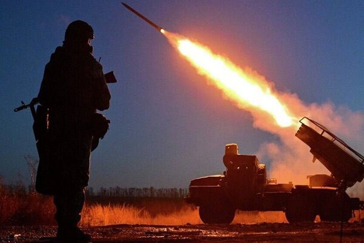 دفاع روسیه در بیانیه‌ای اعلام کرد: ۲۳۰ پهپاد اوکراین طی شبانه روز گذشته سرنگون شد.