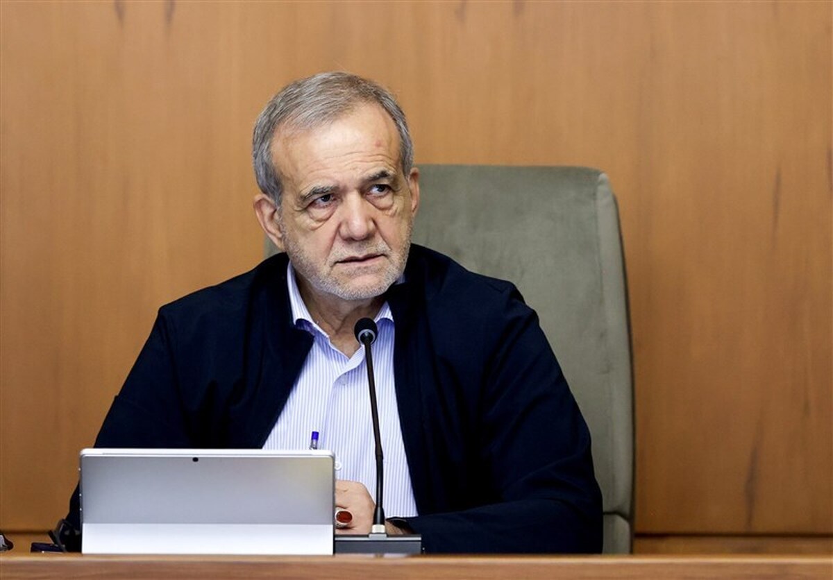 رئیس جمهور از سقاب اصفهانی رئیس سازمان بهینه‌سازی مصرف انرژی عیادت کرد.