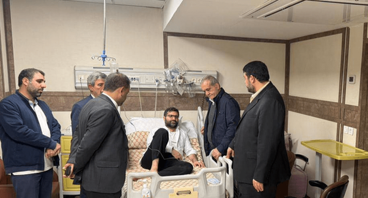 رئیس‌جمهور و رئیس مجلس با حضور در بیمارستان، از سقاب اصفهانی و فرزندانش که در حادثه تصادف جاده‌ای آسیب دیده‌اند، عیادت کردند. یکی از فرزندان سقاب اصفهانی دچار ضربه مغزی شده و دیگر فرزندان همچنان نیازمند مراقبت پزشکی هستند.