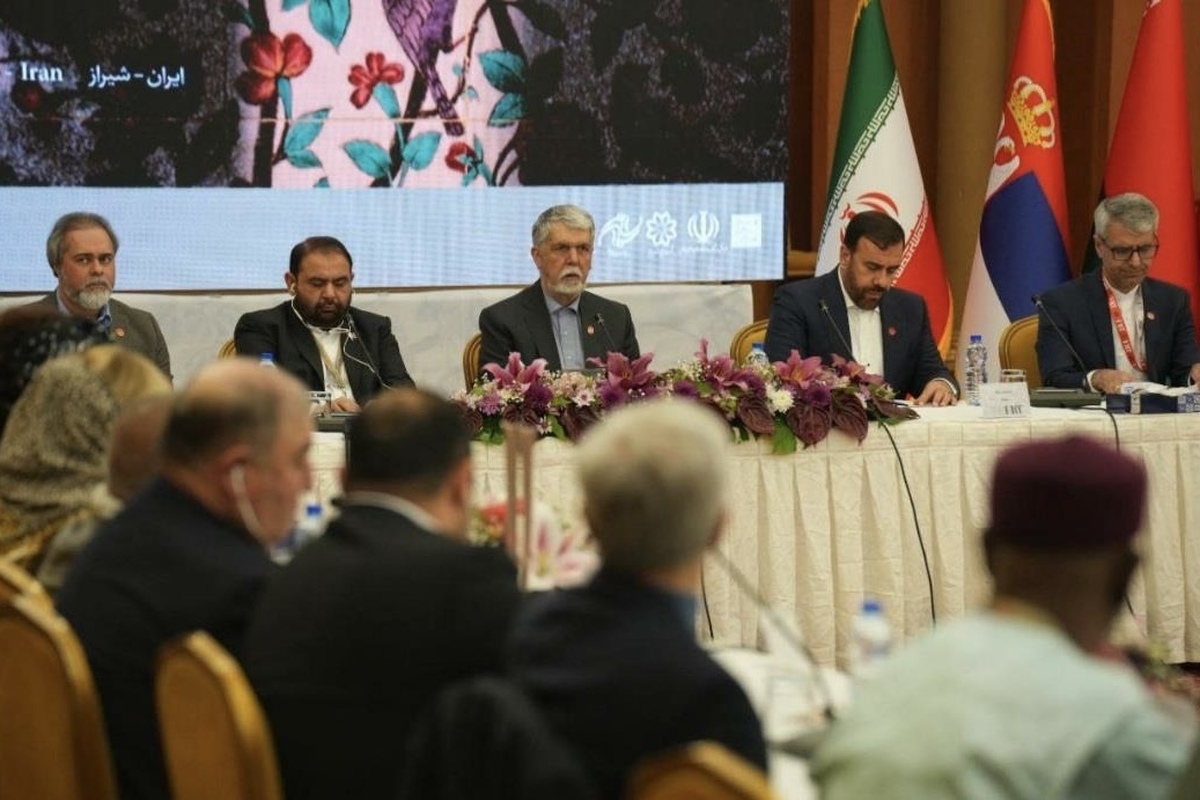 در نشست بین‌المللی حاضر در جشنواره جهانی فیلم فجر، وزیر فرهنگ و ارشاد اسلامی تأکید کرد همکاری‌های سینمایی با دیگر کشورها می‌تواند زمینه‌سازِ ساختن جهانی انسانی‌تر باشد.