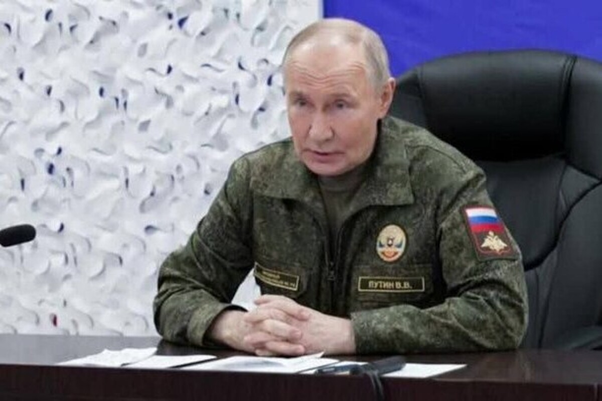 سخنگوی کرملین از بازدید رئیس‌جمهور روسیه از مقر فرماندهی عملیات نظامی ویژه خبر داد و گفت که او گزارش‌هایی در مورد آزادسازی مناطقی در دونتسک و خارکف دریافت کرد.