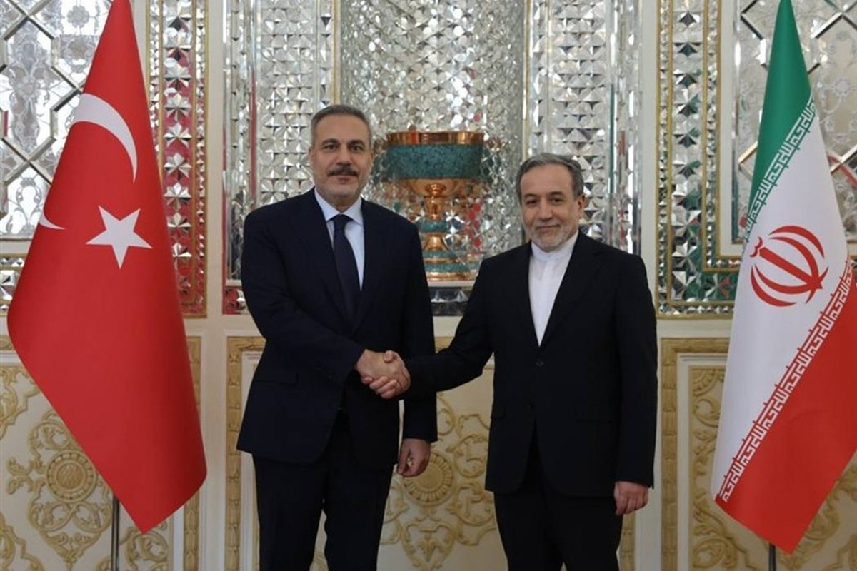 وزیر امور خارجه گفت: ایران و ترکیه به عنوان دو قدرت مهم منطقه مصمم هستند با هماهنگی و همکاری نزدیک در مسیر صلح پایدار، ثبات و توسعه منطقه‌ای گام بردارند.