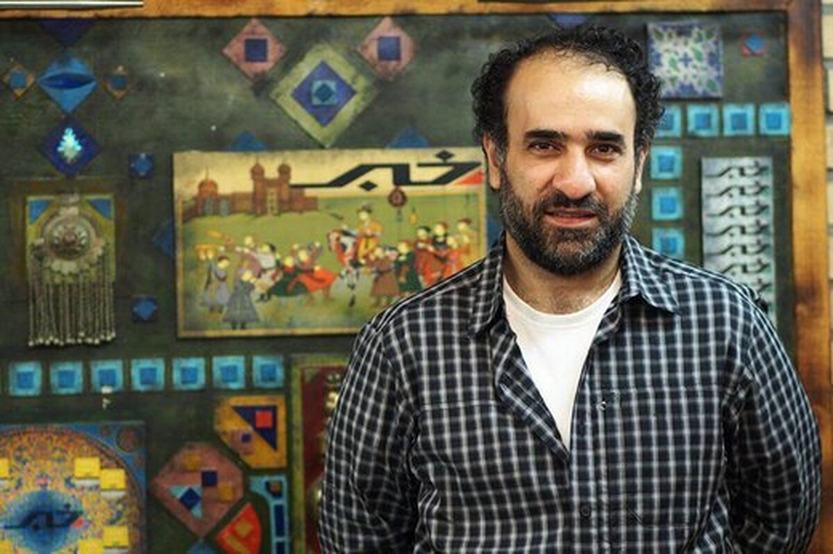 رضا امیرخانی که در روز یکشنبه، دچار حادثه‌ای تلخ شد، همچنان در بیمارستان به سر می‌برد. این نویسنده مطرح کشورمان با تألیف آثار ماندگار توانست میان قصه و حقیقت، پلی استثنایی بسازد.