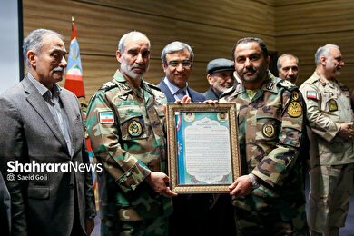 گزارش تصویری | مراسم تکریم و معارفه فرمانده ارشد نظامی ارتش در شمال شرق کشور و قرارگاه منطقه‌ای شمال شرق نزاجا (۱۱ آذر ۱۴۰۴)