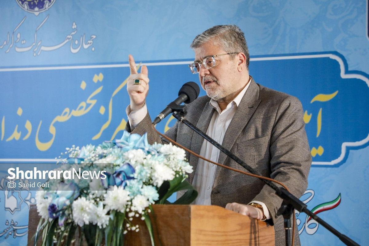 شهردار مشهد مقدس با اشاره به لایحه جدید شهرداری در حوزه مسکن گفت: لایحه‌ای برای کمک به تأمین مسکن همکاران تهیه و برای بررسی به شورای شهر ارسال شده است. در این لایحه تلاش شده برای نیرو‌های حجمی نیز باوجود محدودیت‌های قانونی، راهکار‌هایی دیده شود.