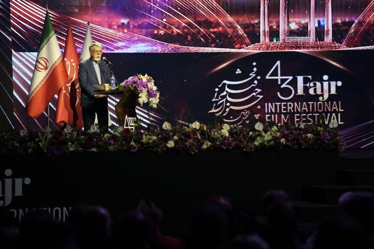 وزیر فرهنگ و ارشاد اسلامی گفت: جشنواره جهانی فیلم فجر نشان می‌دهد که سینما چگونه می‌تواند فاصله‌ها را کوتاه کند و گفت‌وگو میان ملت‌ها را ممکن سازد.