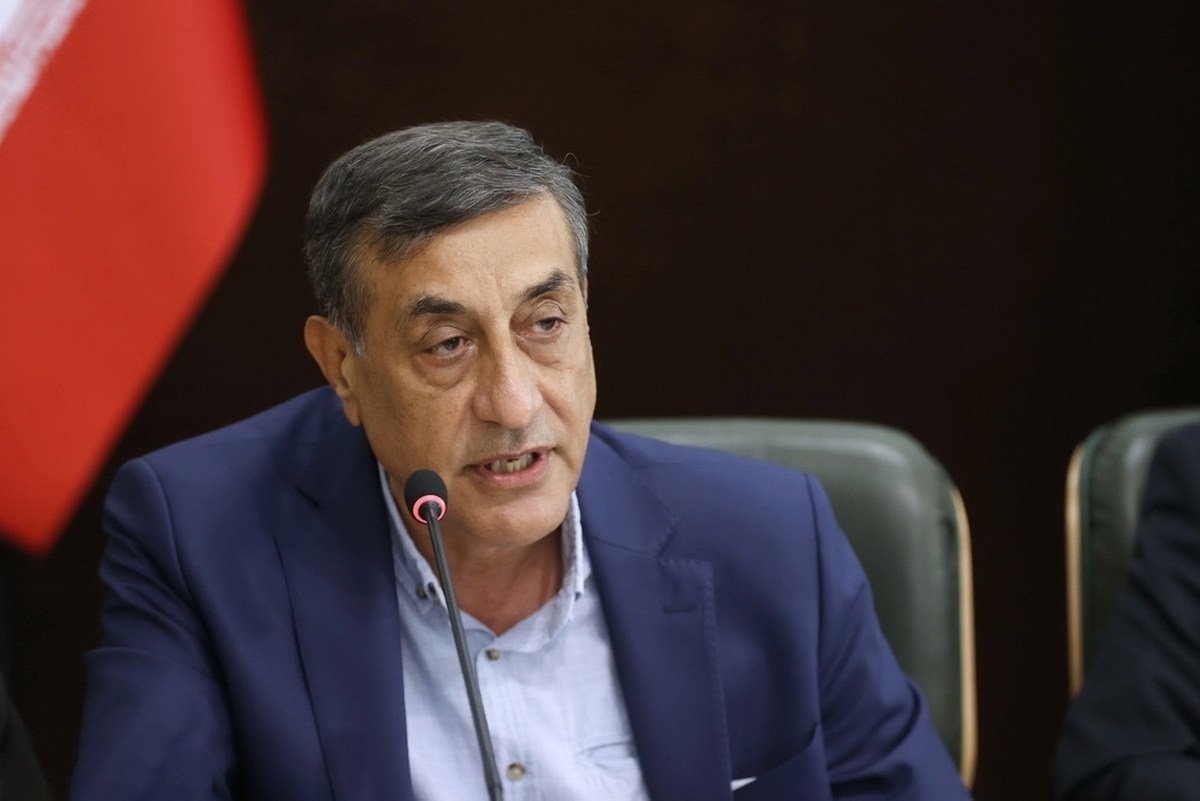 معاون اجرایی رئیس‌جمهوری با اشاره به برنامه‌ریزی توزیع ۲۰ هزار موتورسیکلت برقی در تهران برای بهبود کیفیت هوا، گفت: هیبریدی‌کردن موتور خودرو‌های داخلی نیز آغاز شده است.