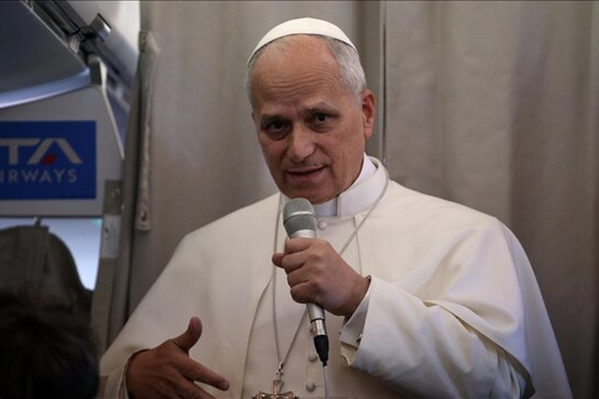 رهبر کاتولیک‌های جهان با هشدار درباره خطر اقدام نظامی آمریکا علیه ونزوئلا، تأکید کرد که در چنین بحران‌هایی «این مردم هستند که رنج می‌برند، نه مقام‌ها» و ابراز امیدواری کرد که مسیر گفت‌و‌گو به جای تقابل دنبال شود.