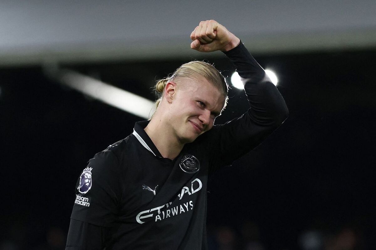 ارلینگ هالند در کمترین زمان ممکن به رکورد ۱۰۰ گل در لیگ برتر انگلیس رسید.