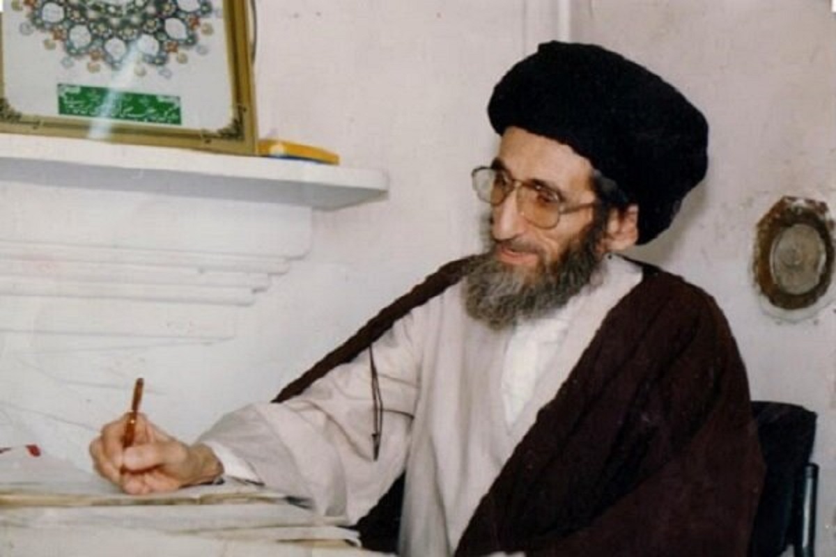 زندگی آیت‌الله سید محمد کاظم قزوینی، سرشار از ارادت و عشق به اهل بیت (ع) بود و پس از اینکه دار فانی را وداع گفت بر روی سینه‌اش  کتاب «فاطمه الزهرا (س) من المهد الی اللحد» را قرار دادند.