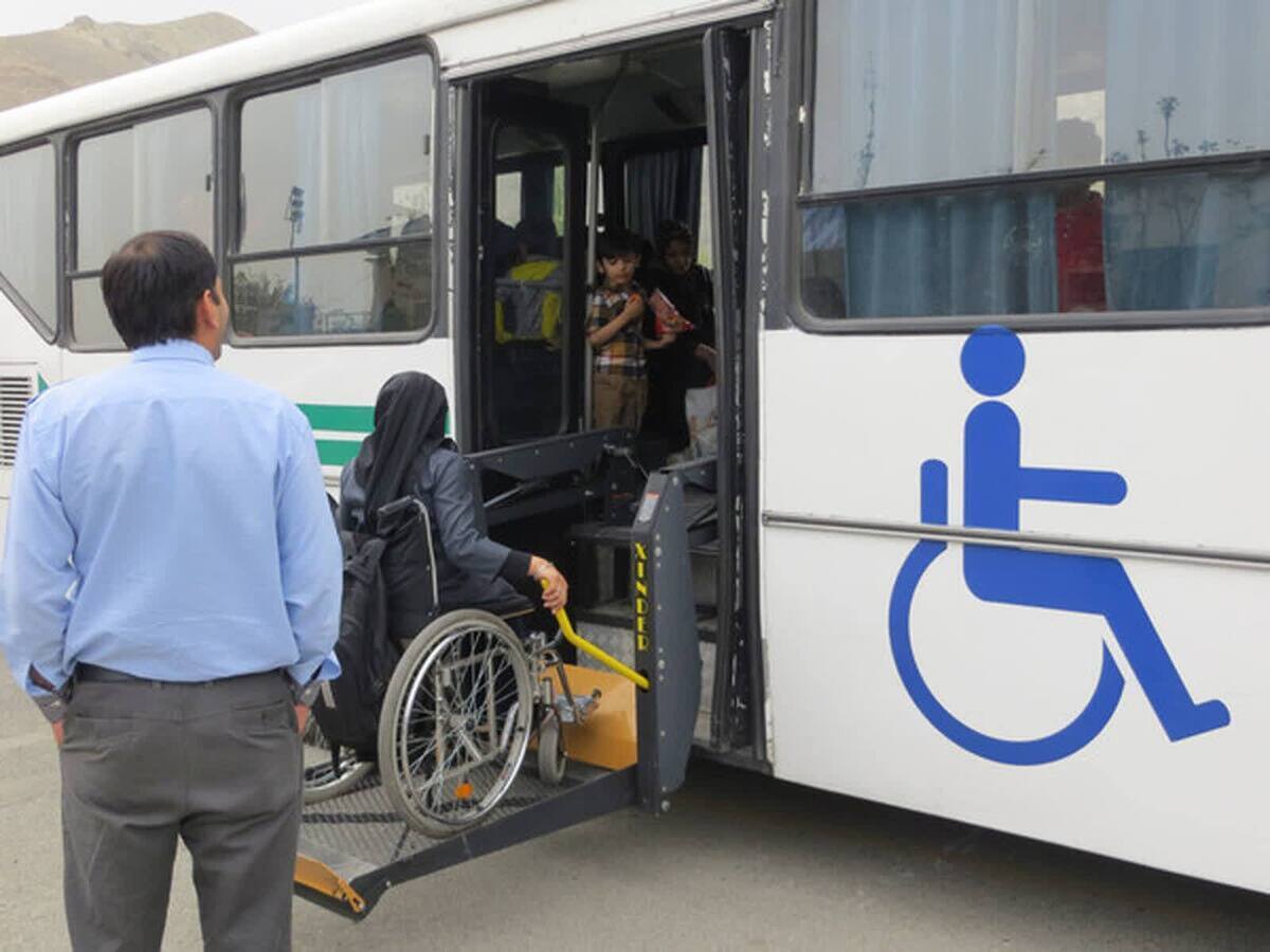 مدیرعامل سازمان اتوبوسرانی شهرداری مشهد گفت: در حال حاضر ۶۴۵ دستگاه اتوبوس مناسب حمل صندلی چرخدار در نقاط مختلف شهر در حال ارائه خدمت به معلولان عزیز است که عمده آنها در مسیر‌های محوری نظیر خطوط منتهی به حرم مطهر و سایر مسیر‌های شریانی سطح شهر فعالیت می‌کنند.