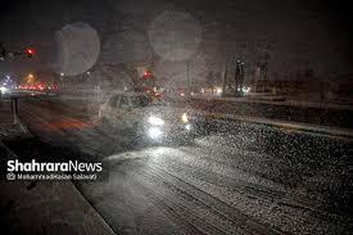 رییس مرکز مدیریت راه‌های اداره کل راهداری و حمل و نقل جاده‌ای خراسان رضوی گفت: بارش باران و وقوع مه غلیظ شامگاه چهارشنبه تردد در جاده های اصلی و فرعی و مسیرهای مه گیر استان را تحت تاثیر قرار داده است.