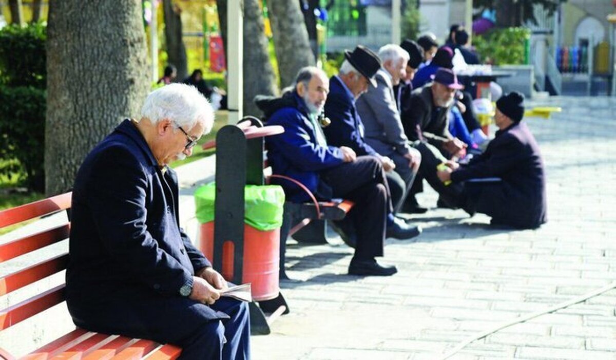 هوای آلوده، تهدیدی خاموش است که به طور ویژه سلامت سالمندان را به خطر می‌اندازد. این گروه سنی که به دلیل افزایش سن و فرسودگی طبیعی بدن، سیستم‌های تنفسی، قلبی و شناختی ضعیف‌تری دارند، به شدت در معرض آسیب‌های ناشی از آلاینده‌ها و ذرات معلق در هوا قرار دارند.