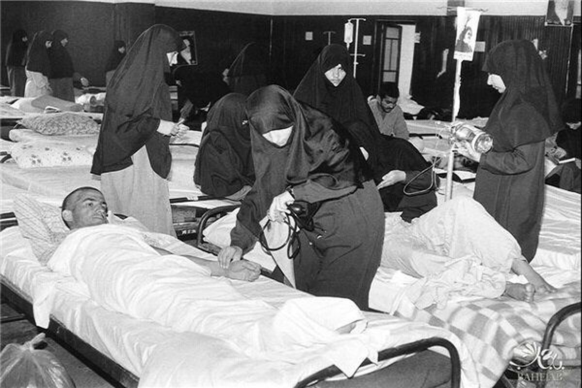 قصه عکسی که ماندگار شد چیزی نبود غیر از همان شب‌های عملیات که در زندگی هر پرستاری می‌تواند بی‌نهایت قاب ثبت کند.