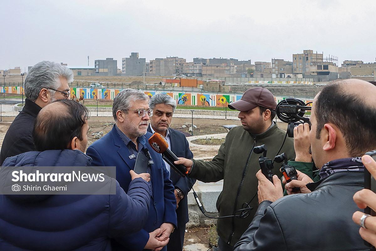 شهردار مشهد مقدس ساخت بوستان اسماعیل‌آباد را یکی از شاخص‌ترین اقدامات انجام‌شده توسط شهرداری برای این محدوده دانست و تأکید کرد: یکی از اقدامات شاخص انجام‌شده در اسماعیل‌آباد، احداث پارکی بی‌نظیر با وسعت بیش از ۷ هکتار با ۱۱۰ میلیارد تومان هزینه است که اکنون بیش از ۹۶ درصد پیشرفت فیزیکی دارد و آماده بهره‌برداری است و ظرف یکی‌دو هفته آینده افتتاح می‌شود.