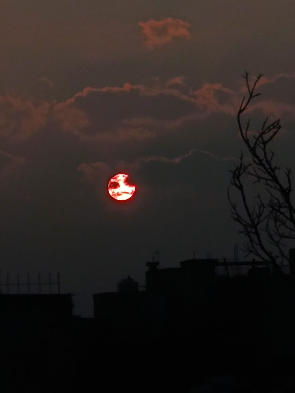 تصاویری متفاوت از غروب امروز (۱۴ آذر ۱۴۰۴) مشهد + عکس