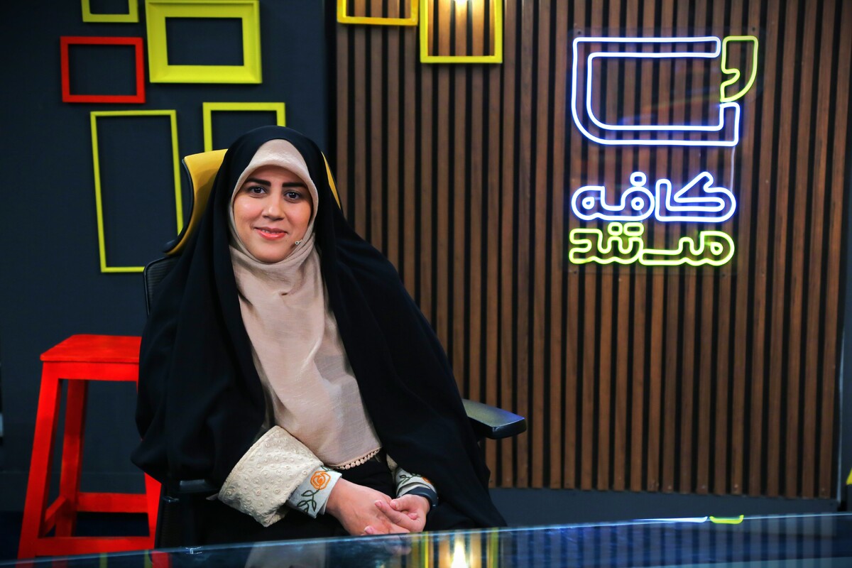 مستند «عزیز» با محوریت زنی که در خانه‌ای نیمه‌ویران و گرفتار سیلاب با سه بیمار زندگی می‌کند، برای نخستین بار از تلویزیون پخش می‌شود.