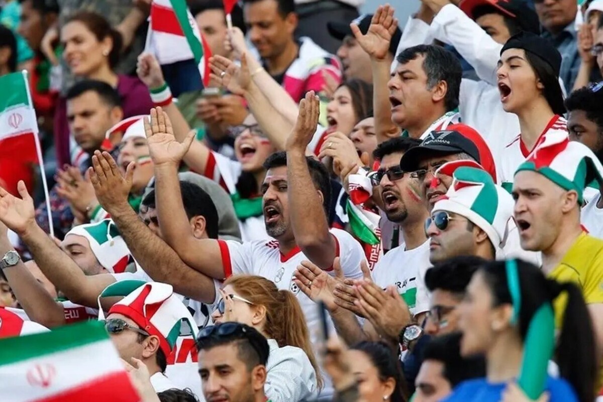 گاردین می‌گوید در این شرایط، نگرانی اصلی مسئولان برگزاری جام  جهانی هواداران ایران و هائیتی هستند؛ کشورهایی که اتباعشان همچنان ممکن است نتوانند برای تماشای جام جهانی به آمریکا سفر کنند.