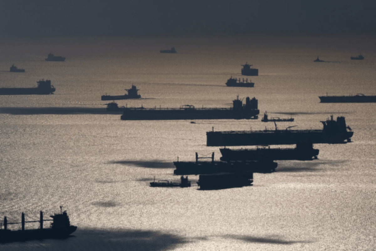 کشورهای اروپایی تلاش دارند با هدف کاهش شدید درآمد نفتی روسیه، ارائه تمامی خدمات دریایی به ناوگان روسیه را ممنوع اعلام کنند.