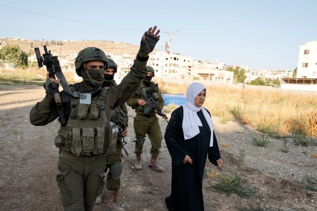 دفتر هماهنگی امور بشردوستانه سازمان ملل متحد تاکید کرد که افزایش حملات هوایی رزیم صهیونیستی و یورش‌های شهرک‌نشین‌ها به نقاط مختلف کرانه باختری، موجب وخامت بحران انسانی در این منطقه شده است.