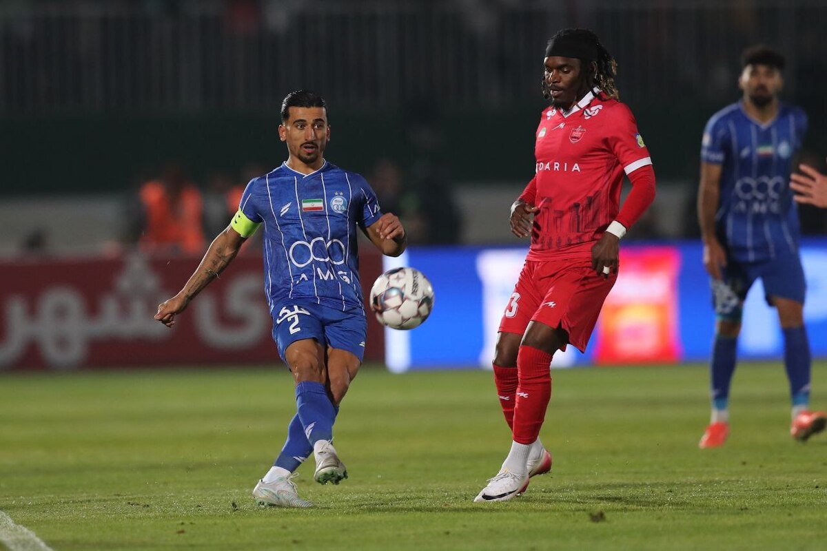 باشگاه استقلال از سازمان لیگ درخواست کرده بازی‌های آتی این تیم، در ورزشگاه انقلاب کرج برگزار شود. استقلال از بازی در چمن نامطلوب ورزشگاه شهدای شهرقدس راضی نیست.