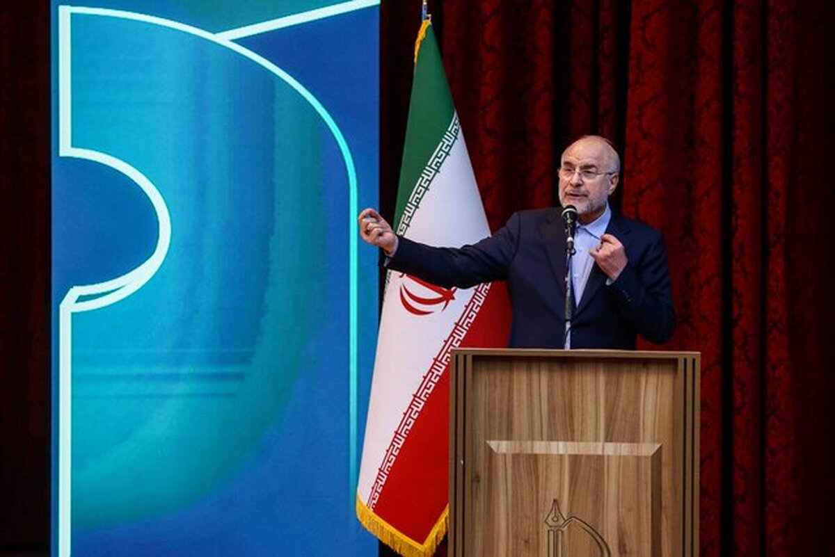 رئیس مجلس شورای اسلامی با حضور در مراسم روز دانشجو در دانشگاه فردوسی مشهد گفت: معتقدم امروز برخی کسانی که موضوع عفاف و حجاب را دنبال می‌کنند در واقع دغدغه فرهنگی و حجاب ندارند بلکه دغدغه سیاسی دارند که برای این کار مضر است.