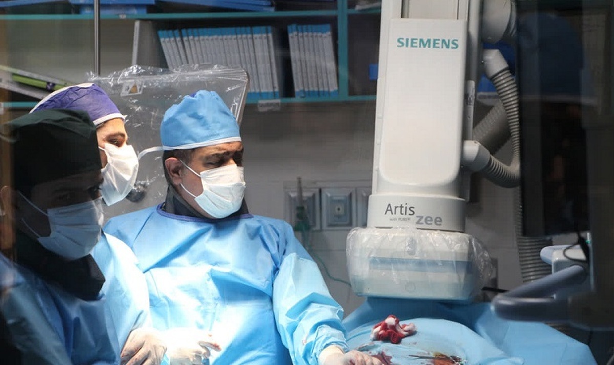 برای نخستین‌بار در مرکز آموزشی پژوهشی درمانی قائم (عج) از مراکز زیر پوشش دانشگاه علوم پزشکی مشهد، عمل پیشرفته کاشت دریچه آئورت قلب به روش نوین Transcatheter Aortic Valve Implantation (TAVI) با موفقیت کامل بر روی یک بیمار ۶۵ ساله انجام شد.