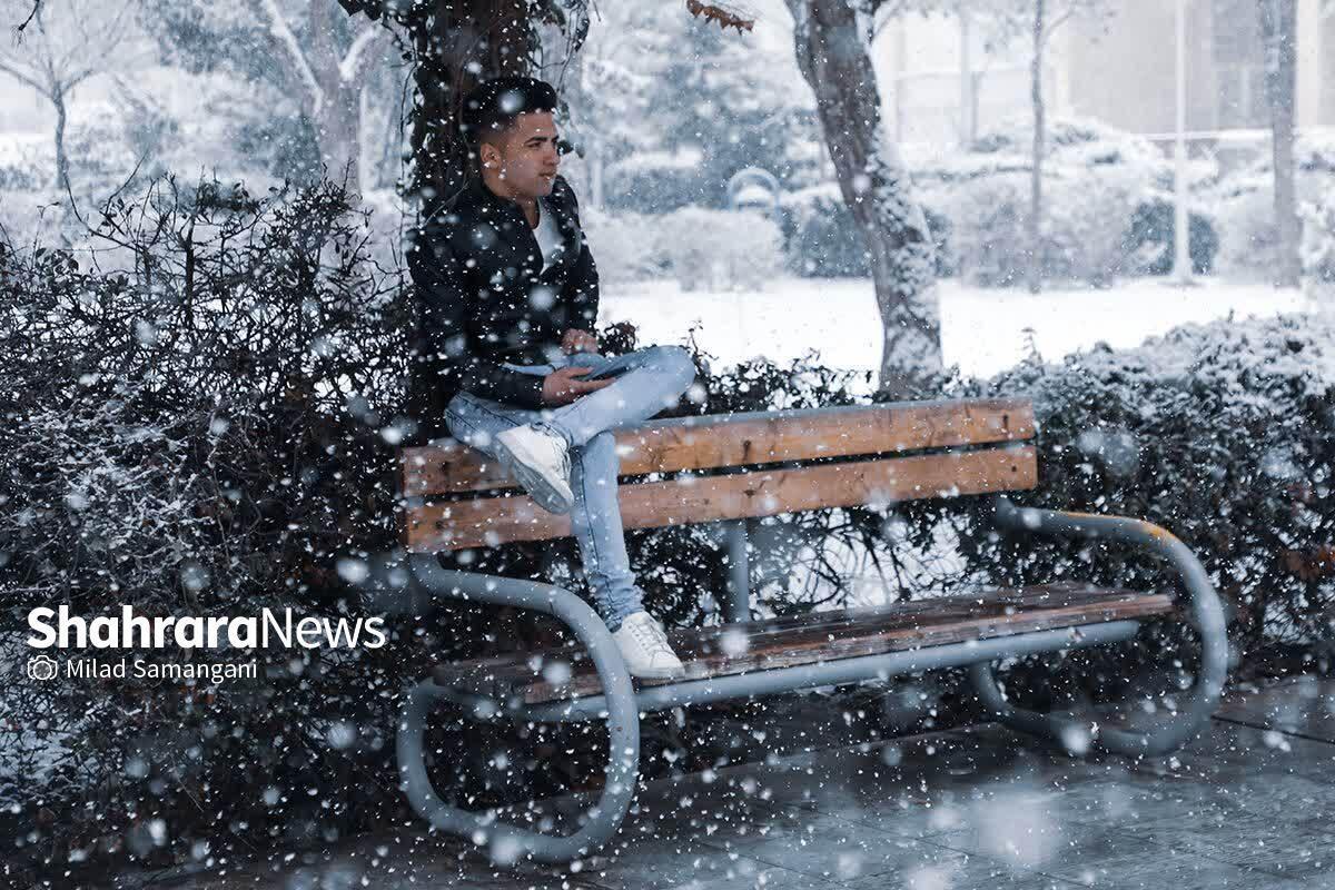 طبق آخرین نقشه‌های ارائه‌شده توسط سازمان هواشناسی کشور، امروز، استان‌ها تفاوت‌های چشمگیر دمایی و کیفی با یکدیگر دارند؛ از ورود توده گردوغبار و موج گرما به جنوب گرفته تا احتمال بارش برف در شمال ایران.