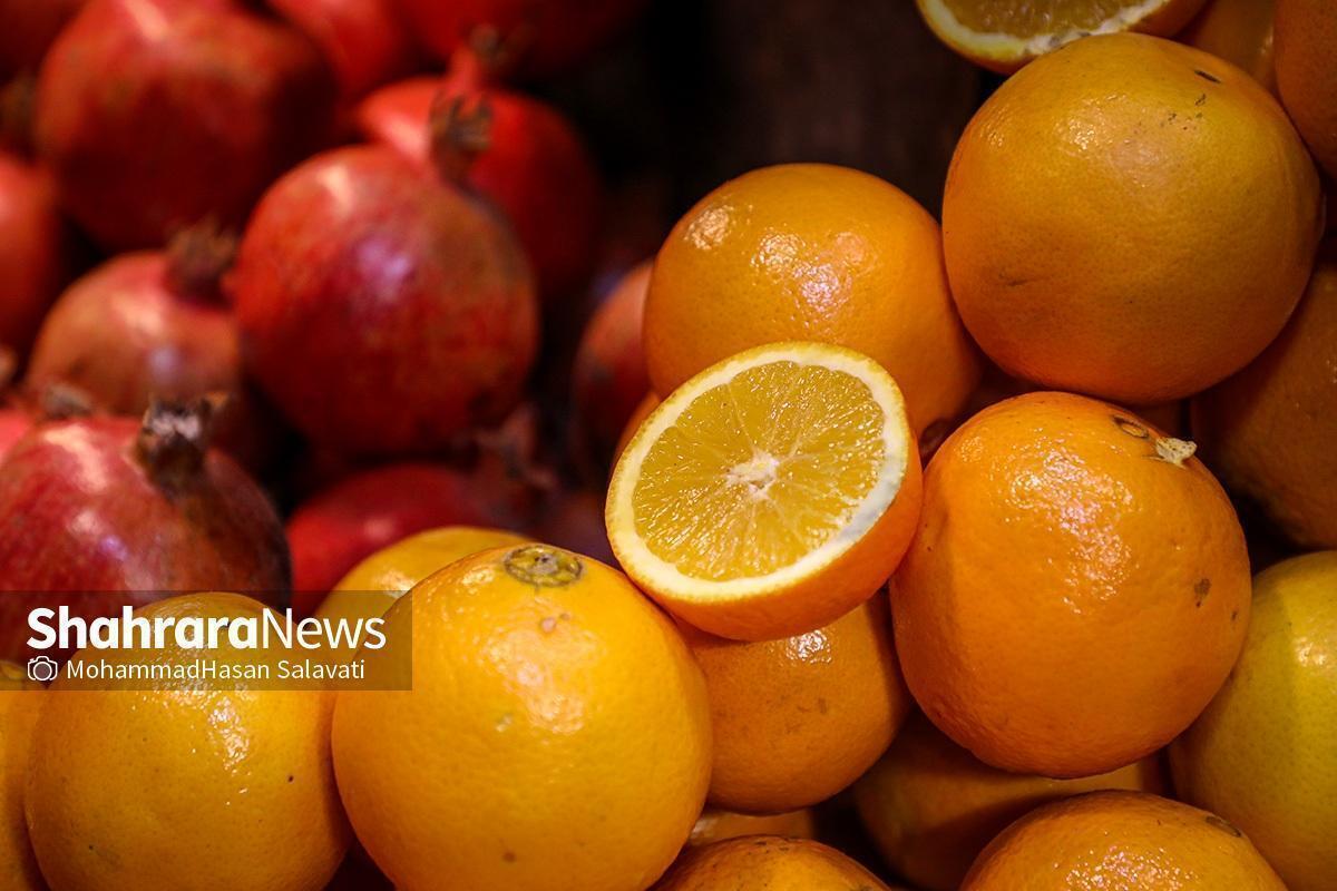 در روز‌های اخیر انتشار ویدئو‌هایی درباره پرداخت غیرقانونی برخی مرکبات ازجمله پرتقال با رنگ نارنجی و عرضه این میوه با ظاهری جذاب، موجی از پرسش و نگرانی در میان شهروندان ایجاد کرده است. این گزارش، ماحصل گفت‌وگوی ما با کارشناسان حوزه سلامت و متولیان بازار است تا ابعاد مختلف ماجرا روشن شود.