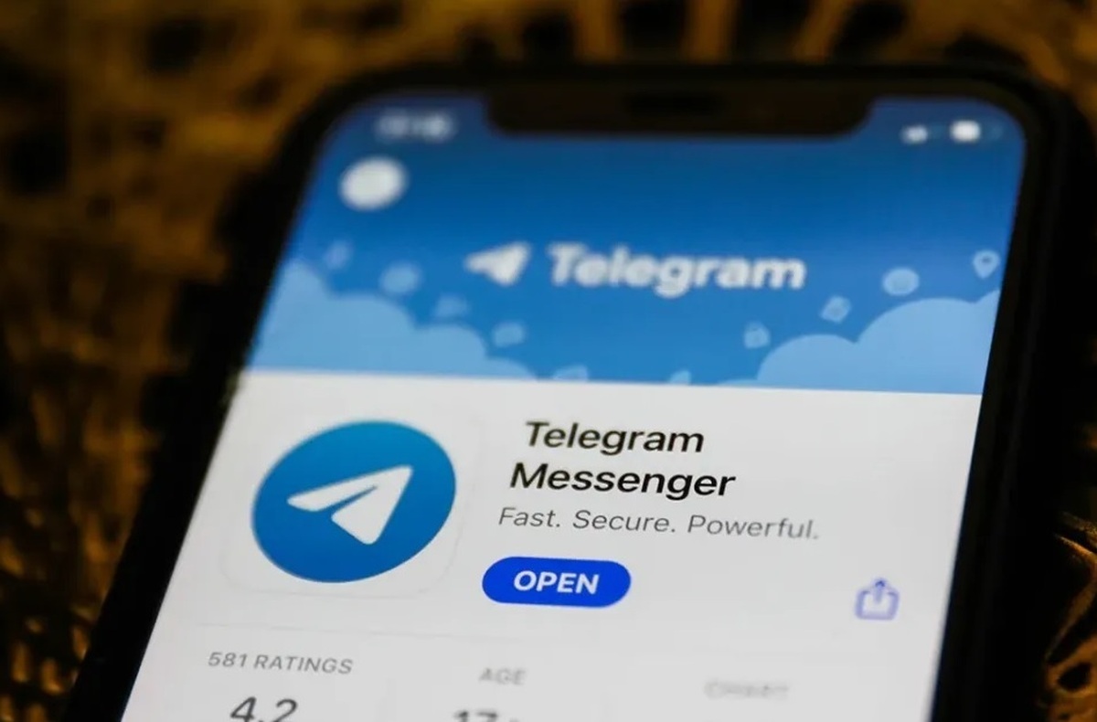 کاربران برخی اپراتورها از دسترسی ناگهانی و بدون فیلترشکن به تلگرام خبر می‌دهند؛ رخدادی که پس از هفت سال محدودیت، موجی از خوش‌بینی و تردید را هم‌زمان در فضای مجازی برانگیخته است.