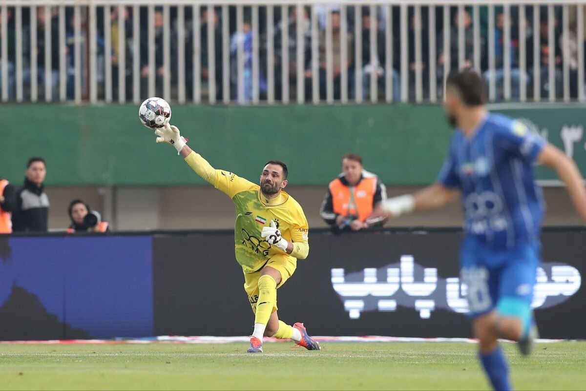 در حالی که رفتار جنجالی سروش رفیعی در دربی ۱۰۶ با واکنش‌های زیادی همراه شده بود و استقلالی‌ها خواهان محرومیت این بازیکن بودند، حالا گلر استقلال تصمیم نهایی خود را درباره این حاشیه اعلام کرد.