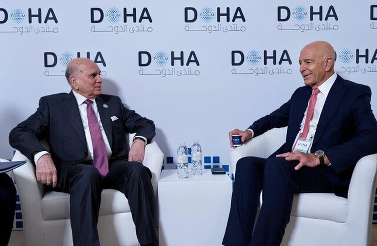 وزارت امور خارجه عراق با صدور بیانیه‌ای، از اظهارات توماس باراک، فرستاده رئیس‌جمهور آمریکا در امور سوریه، درخصوص وضعیت داخلی عراق ابراز تعجب کرد و تأکید نمود که دموکراسی و نظام فدرال در قانون اساسی این کشور ریشه‌دار و ثابت شده است.