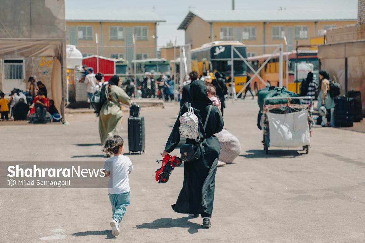 معاون امنیتی و انتظامی استانداری خراسان رضوی گفت: یک‌ میلیون و ۸۰ هزار افغانستانی ازطریق مرز دوغارون خارج شده‌اند و روند خروج در ماه‌های اخیر پس از اوج‌گیری در جریان جنگ ۱۲روزه، به ثبات و کاهش قابل‌توجه رسیده است.