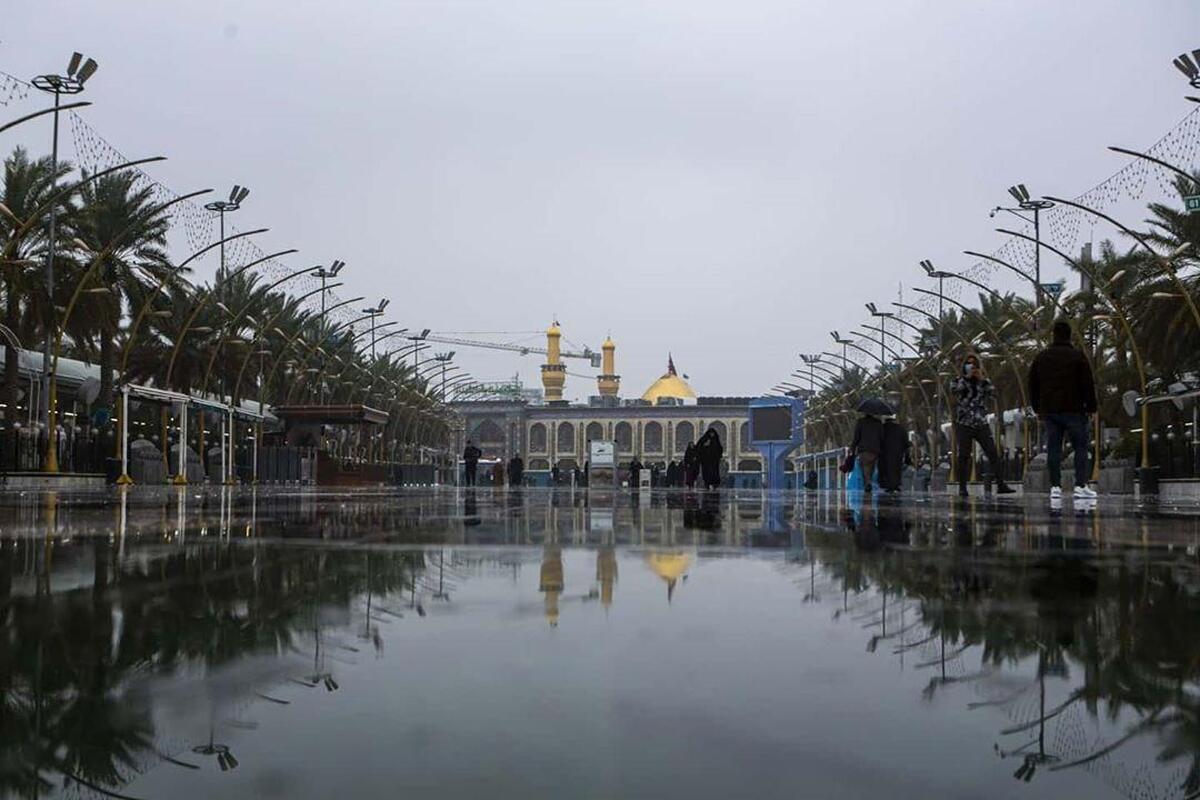 ویدئویی از بارش باران در بین‌الحرمین در کربلای معلی در آستانه ولادت حضرت فاطمه زهرا(س) را مشاهده می‌کنید.