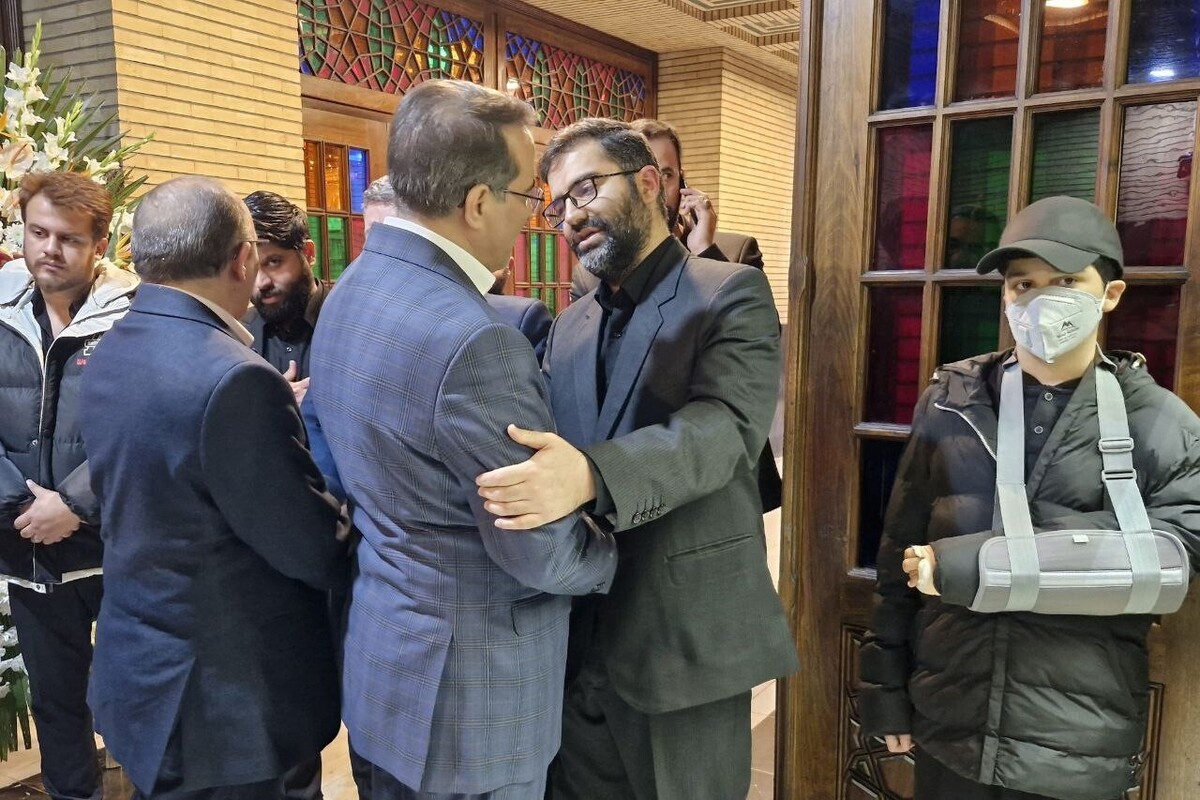 مراسم ترحیم همسر و فرزندان معاون رئیس‌جمهور و رئیس سازمان بهینه‌سازی انرژی در تهران برگزار شد.