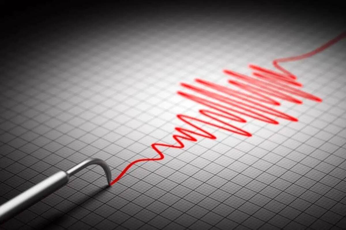 پس از وقوع زمین لرزه ۷.۶ ریشتری در ژاپن، هشدار سونامی صادر شده است.