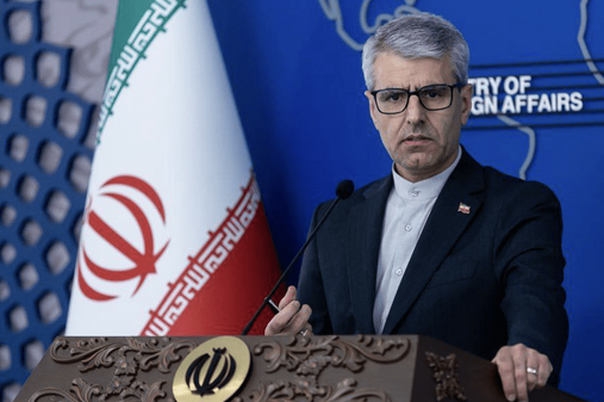 سخنگوی وزارت امور خارجه با بیان اینکه عراقچی در دیدار با مقام‌های ارشد جمهوری آذربایجان گفت‌و‌گو‌های بسیار خوب و مفیدی داشت، گفت: ایران و جمهوری آذربایجان مصمم به بهره‌گیری از همه ظرفیت‌ها برای ارتقای روابط دوجانبه و تقویت همکاری‌ها در ترتیبات چندجانبه جهت صیانت از صلح و ثبات منطقه‌ای هستند.